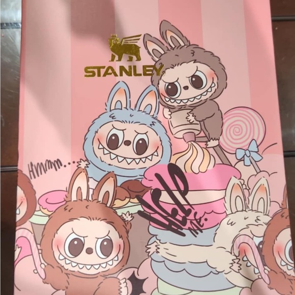 Stanley Pink and Gold Quencher H2.0 Tumbler - Picture 6 of 8